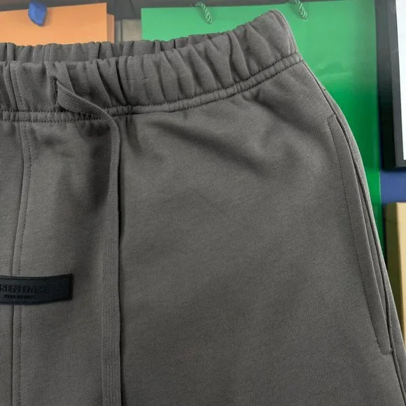 Fear of God ESSENTIALS Letter Embroidery Shorts - Picture 4 of 8